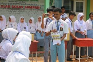 cara membangun demokrasi di kalangan pelajar indonesia